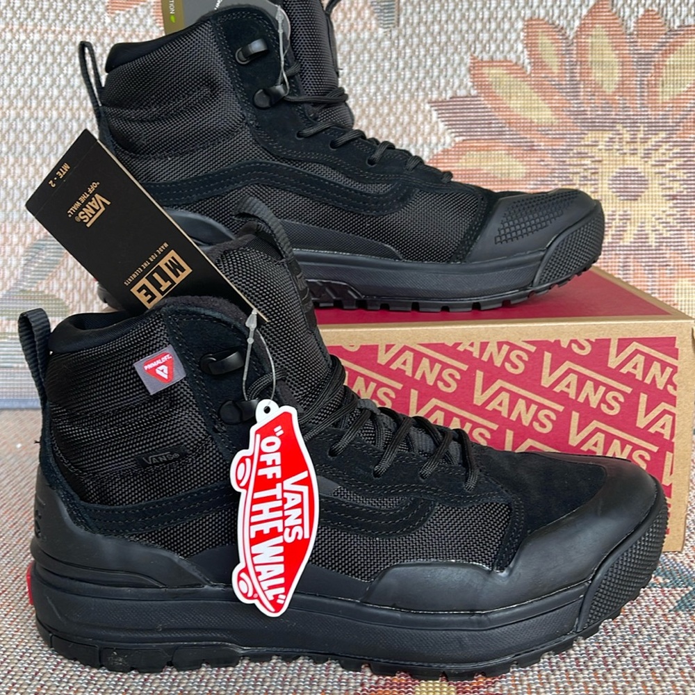 Vans Men’s Ultrarange Exo
Black/Black
VN0A4BVSBKA
Boots UltraRange EXO Hi…